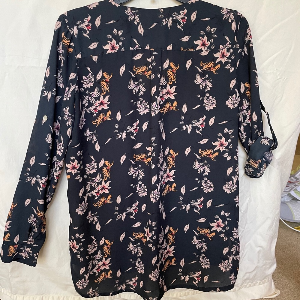 Floral button down blouse - Picture 6 of 6